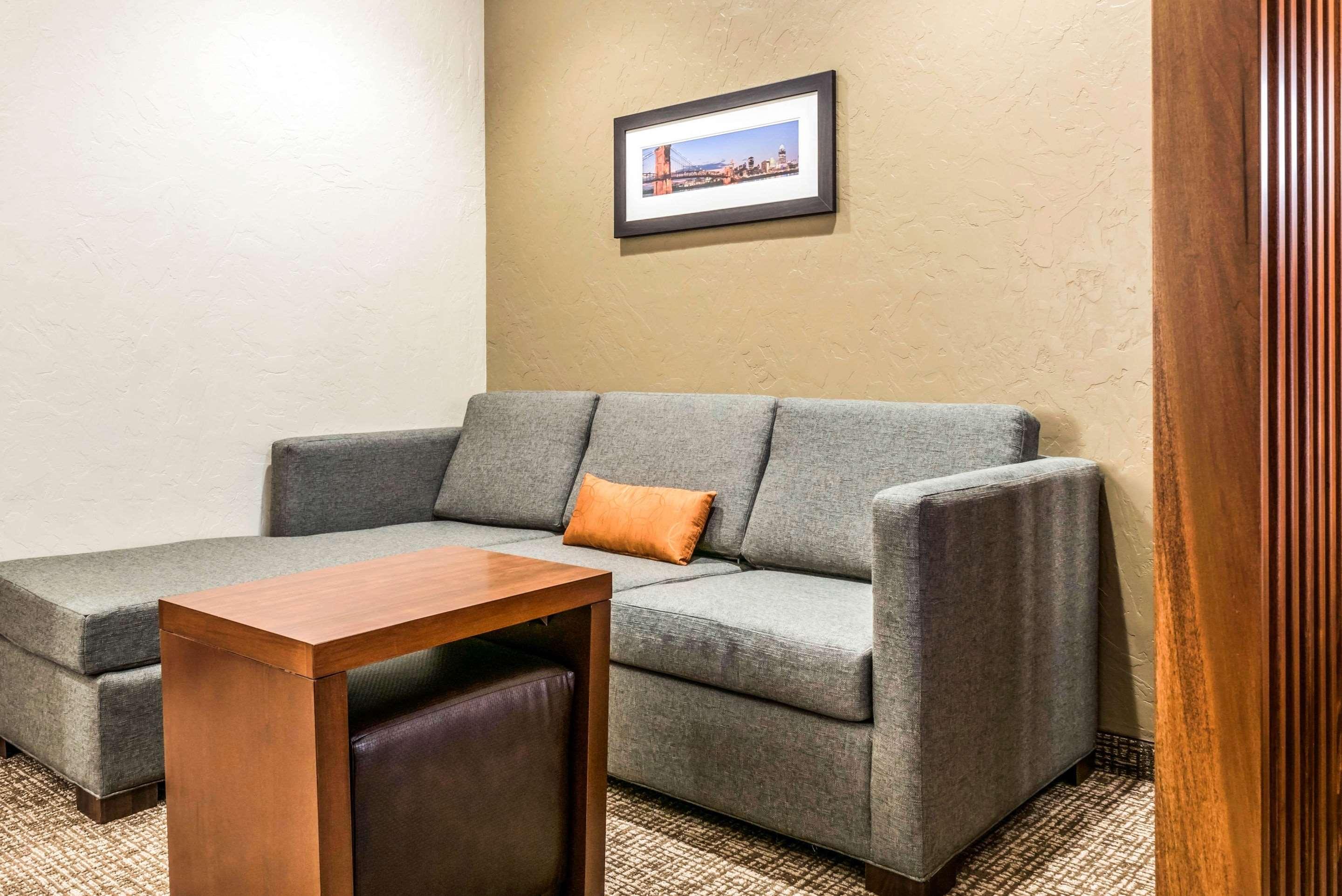 Comfort Suites Florence - Cincinnati South Екстер'єр фото